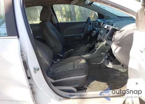 2015 Chevrolet Sonic Lt Auto из США, поврежденный, VIN 1G1JC5SH5F4154631